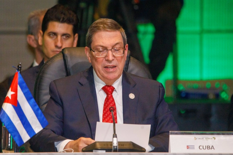 Cuba está abierta a "diálogo serio" y redefine su postura internacional