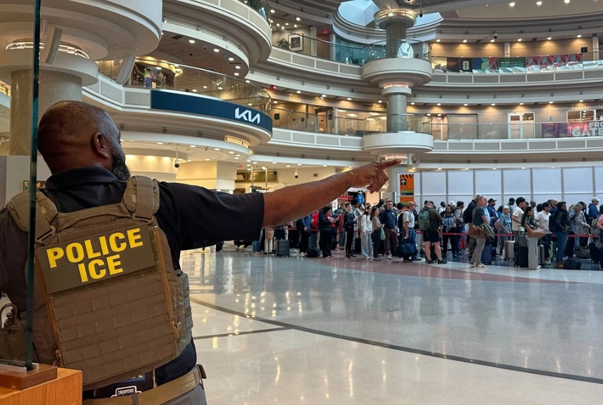 ICE fue desplegado en más de una docena de aeropuertos a lo largo de todo EEUU