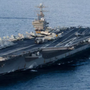 Irán firma que "golpeo fuerte" a EEUU en el mar Arábigo