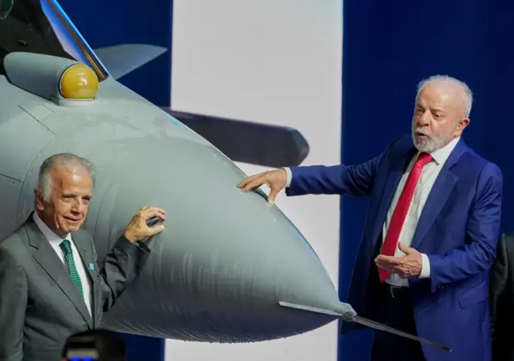 Brasil presenta su primer caza supersónico construido localmente