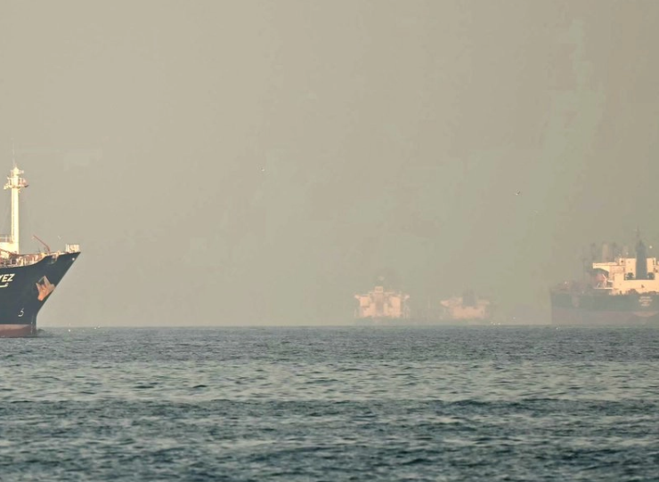 Irán autoriza el paso de 20 buques por el estrecho de Ormuz, pertenecen a Pakistán