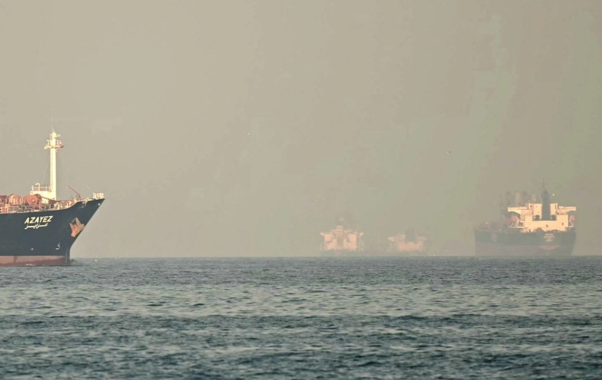 Irán autoriza el paso de 20 buques por el estrecho de Ormuz, pertenecen a Pakistán