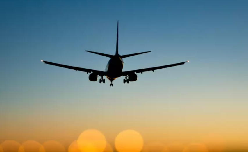 España cierra su espacio aéreo solo a aviones de Estados Unidos