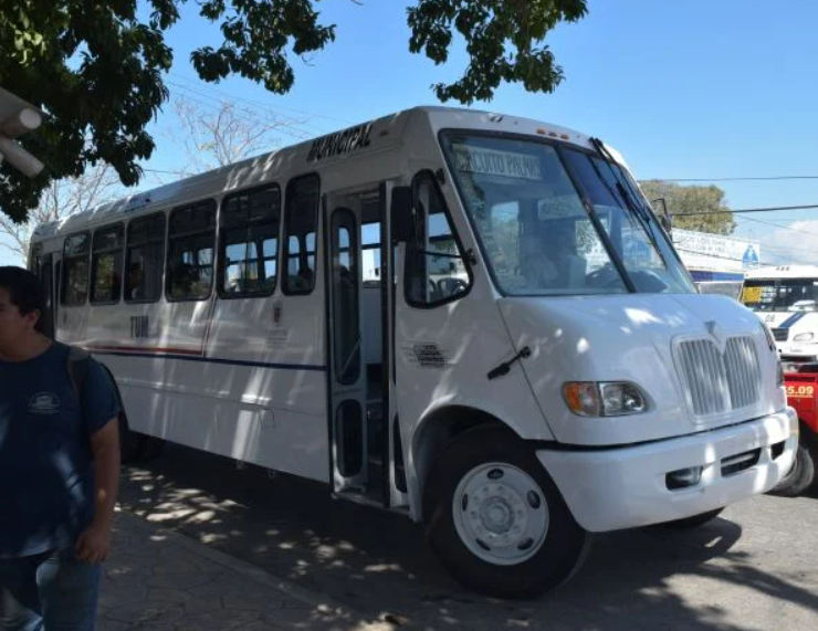 Transportistas se manifiestan en Palacio de Gobierno: Conflicto crece