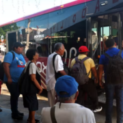 Vecinos piden eliminar los transbordos y esto podría desatar protestas mayores