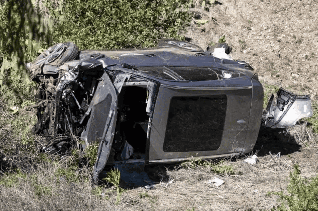 Cargos y actuación de las autoridades