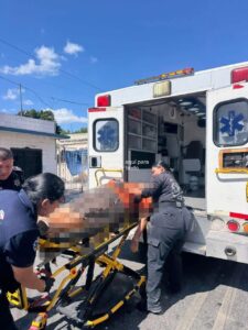 Un hombre de 66 años terminó con traumatismo craneoencefálico tras caer de su bicicleta y ser impactado por un Va y Ven. 