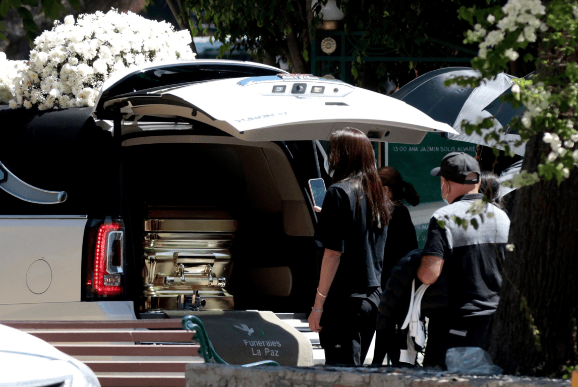 Dispositivo de seguridad y tensión en la metrópoli