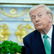 Donald Trump ordena posponer cinco días ataques a centrales eléctricas de Irán