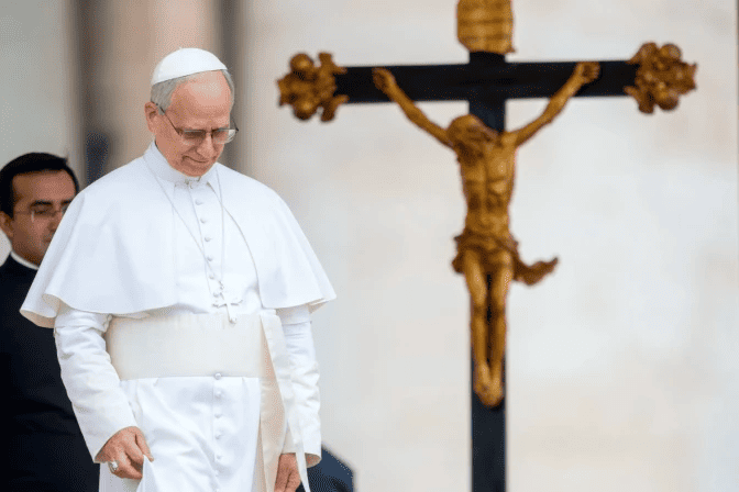 El Papa León XIV expresa duelo y oraciones por militares