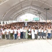 Entrega Javier May 3 mil 755 tabletas a estudiantes de secundaria en Huimanguillo
