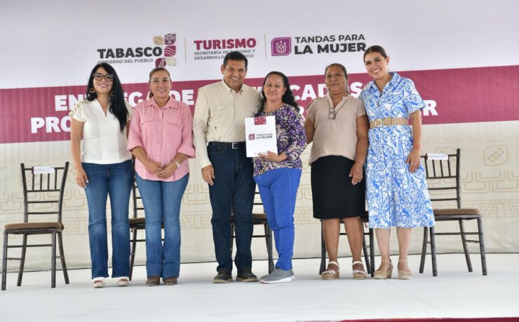 Entrega Javier May certificados del programa Tandas para la Mujer