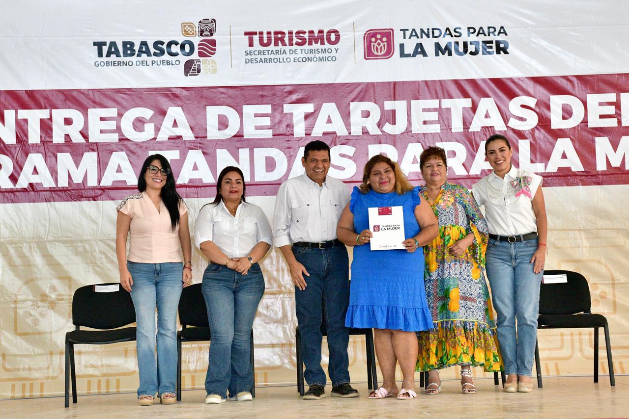 Entregan 800 apoyos del programa Tandas para la Mujer en Tenosique