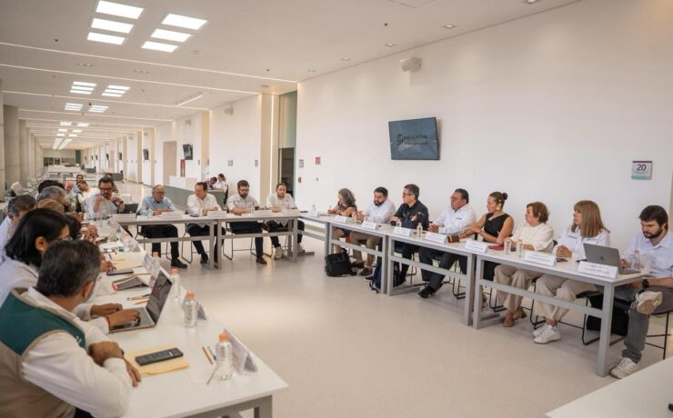  Gobiernos refuerzan coordinación para ampliar acceso a salud en Yucatán