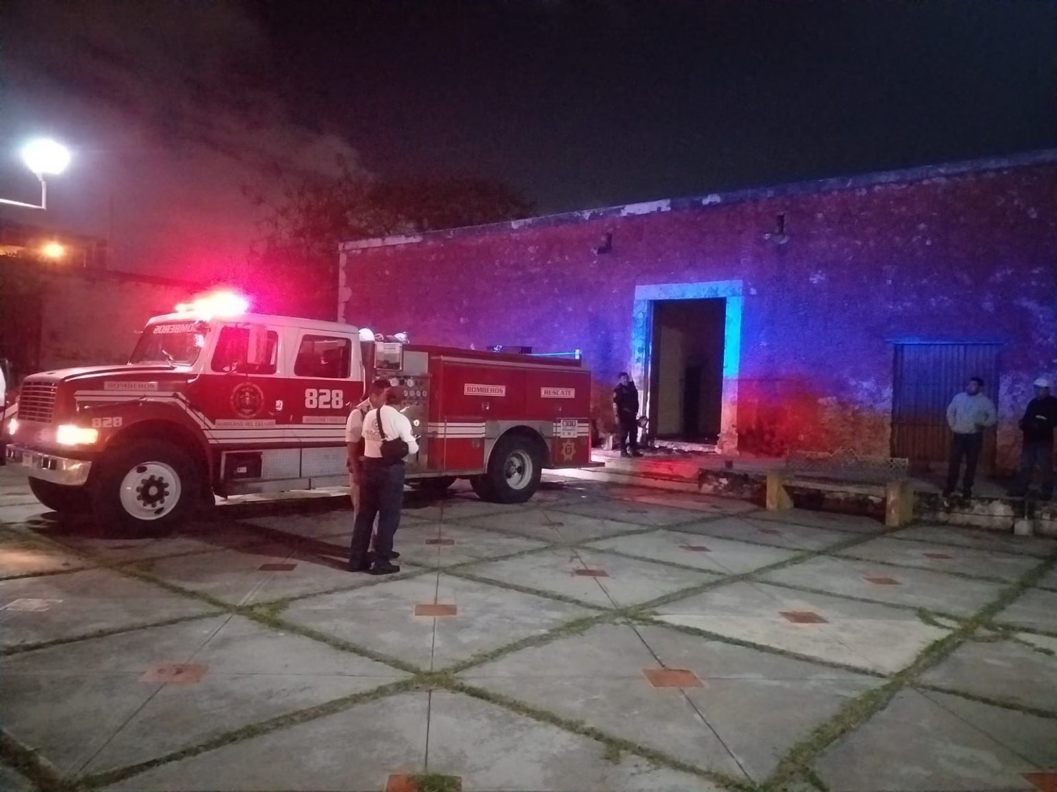 Incendio impactante sacude CECUNY y moviliza emergencia en Mérida