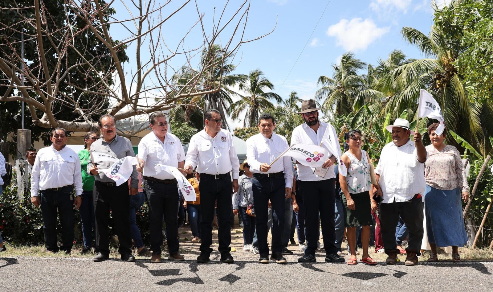 Inicia rehabilitación en carretera Frontera Jonuta