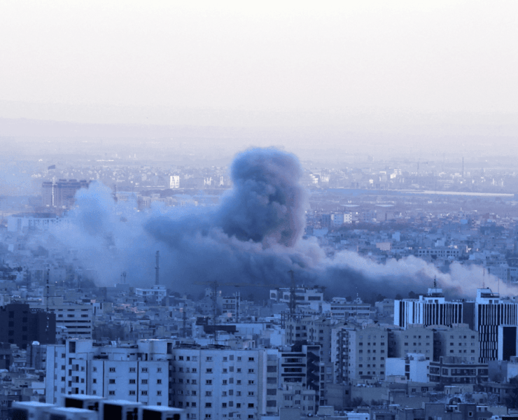 Israel y EEUU bombardean sede de la Asamblea de Expertos