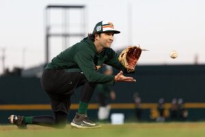 El campamento melenudo entra en una nueva etapa con enfrentamientos reales entre pitcheo y bateo. 