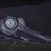 ¡Impactante Volcadura! Patrulla en la Ciénaga por esquivar Lagarto