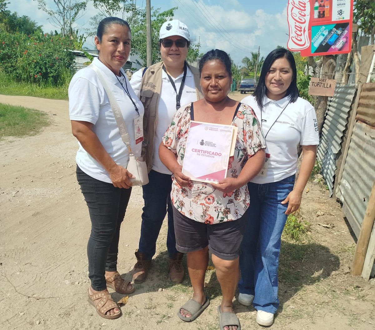 IEAT celebra que 3,333 personas concluyen sus estudios