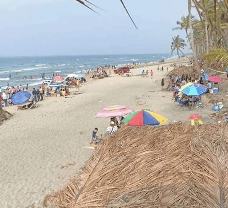 Restringen vehículos en playas de Tabasco