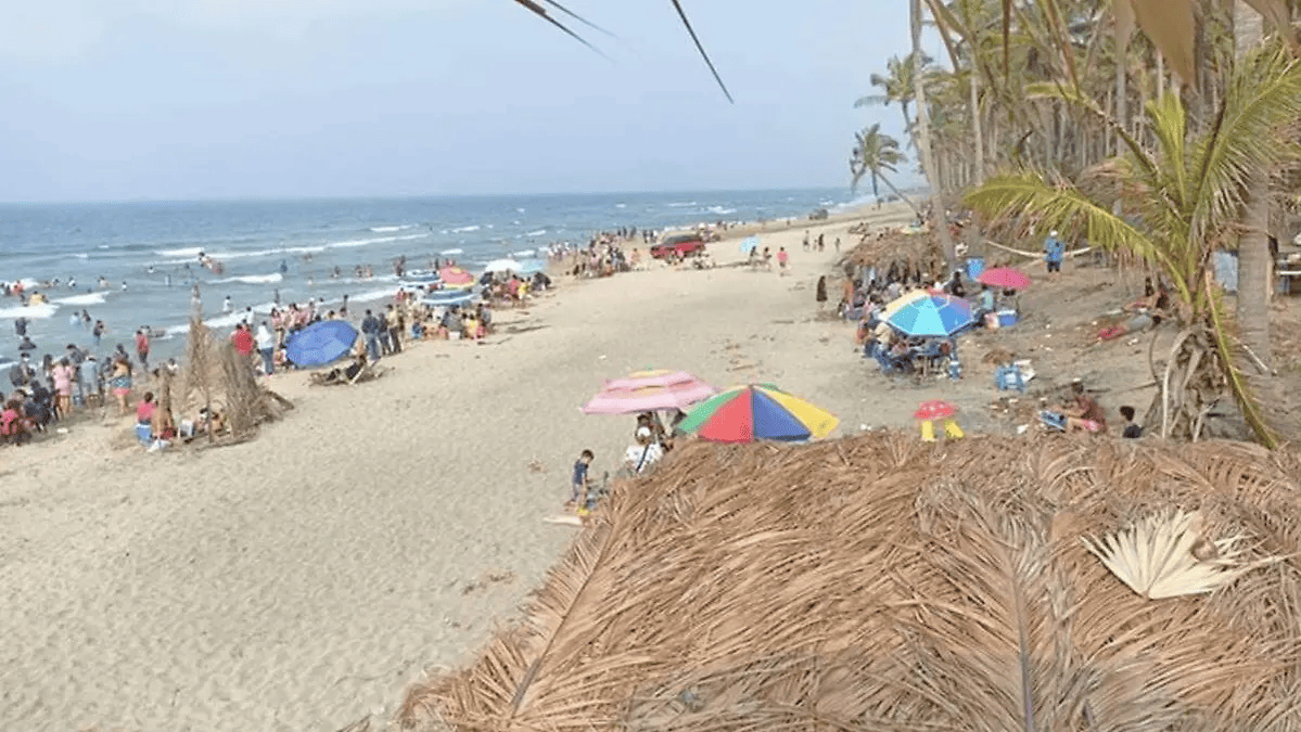 Restringen vehículos en playas de Tabasco