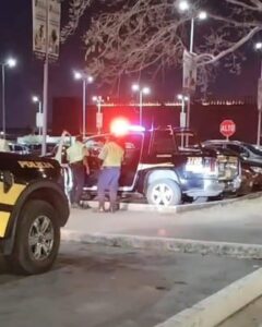 Riña entre conductores deja herido grave en estacionamiento Centro de Convenciones Yucatán Siglo XXI