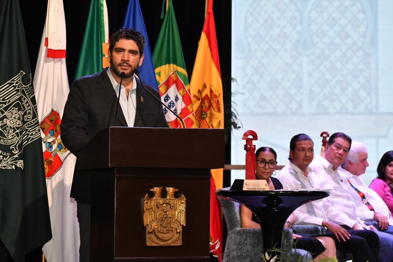 Poeta hondureño Rolando Kattan.