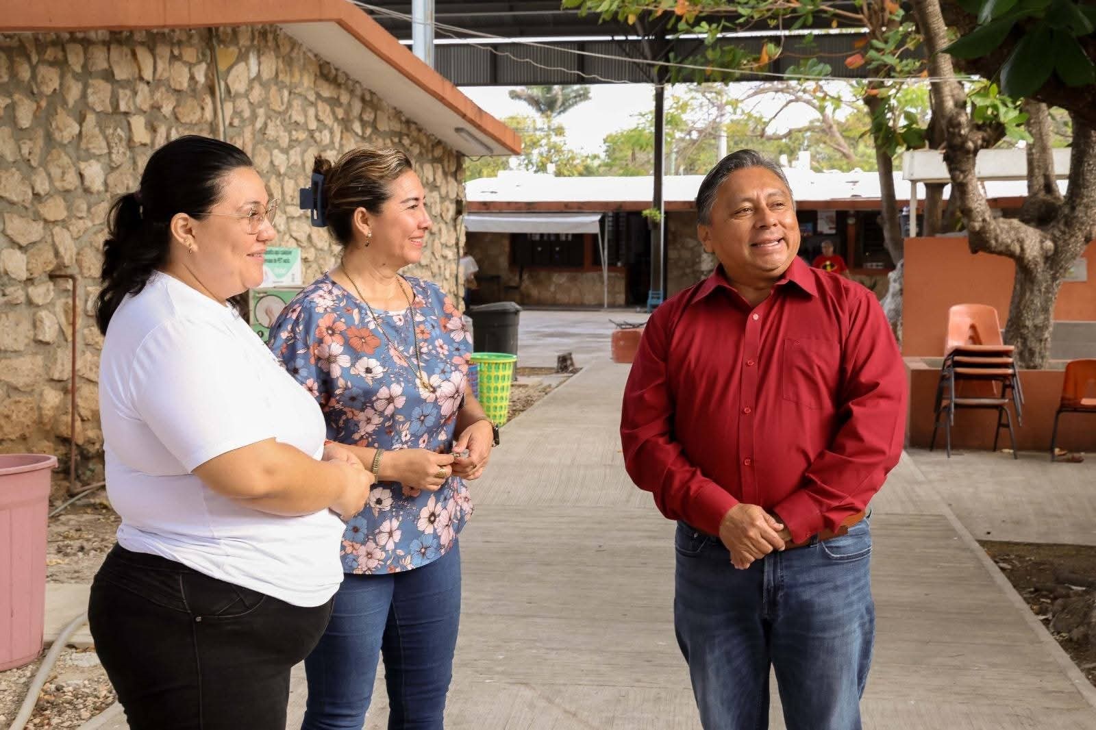 SEGEY atiende escuelas oriente Mérida tras diálogo con pueblo