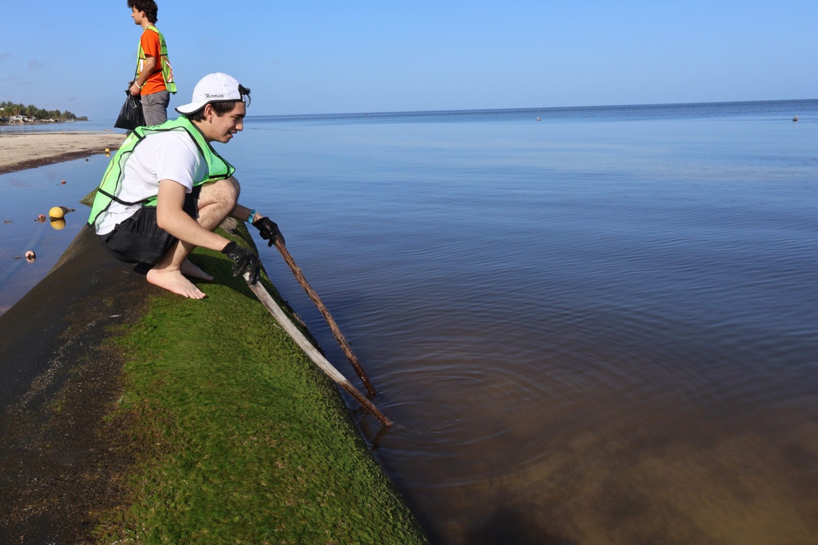 ¡Costas Limpias! San Crisanto logra Histórico Avance Ambiental