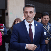 Sergio Mayer regresa a San Lázaro tras polémica por reality show