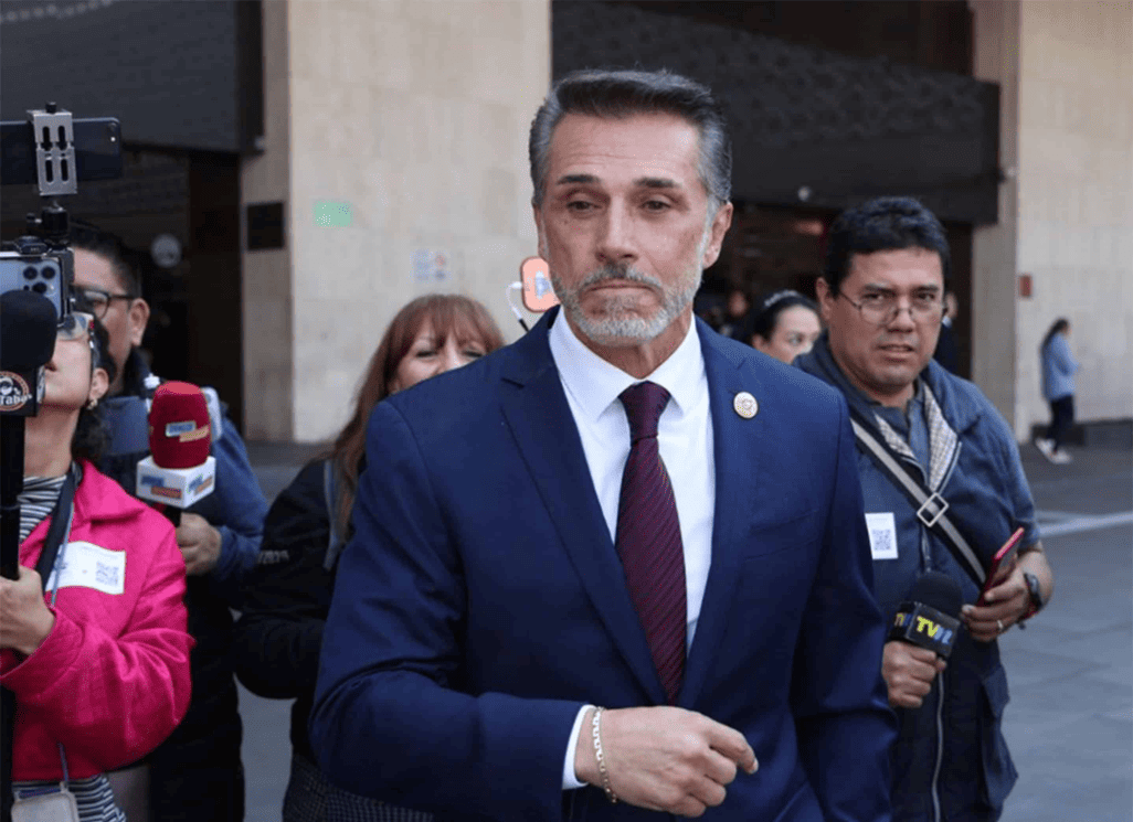 Sergio Mayer regresa a San Lázaro tras polémica por reality show