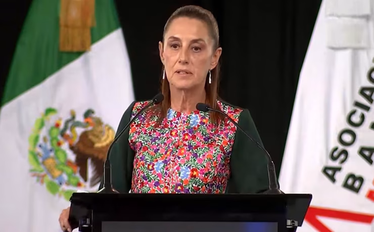 Sheinbaum llama a la banca a impulsar el crecimiento con innovación y bienestar compartido