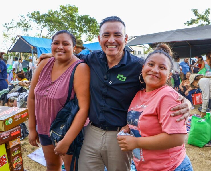 Tianguistas de Mérida reconocen a Sergio Vadillo como aliado cercano