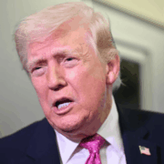 Trump amenazó con destruir terminal petrolera de Irán