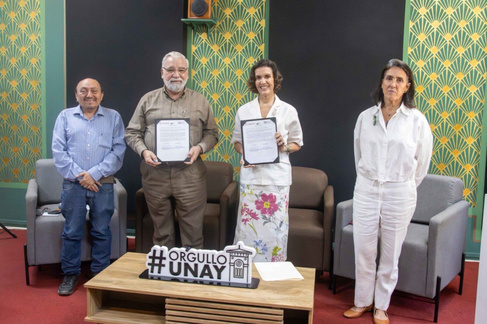 UNAY recibe histórica donación de 380 obras del Macay