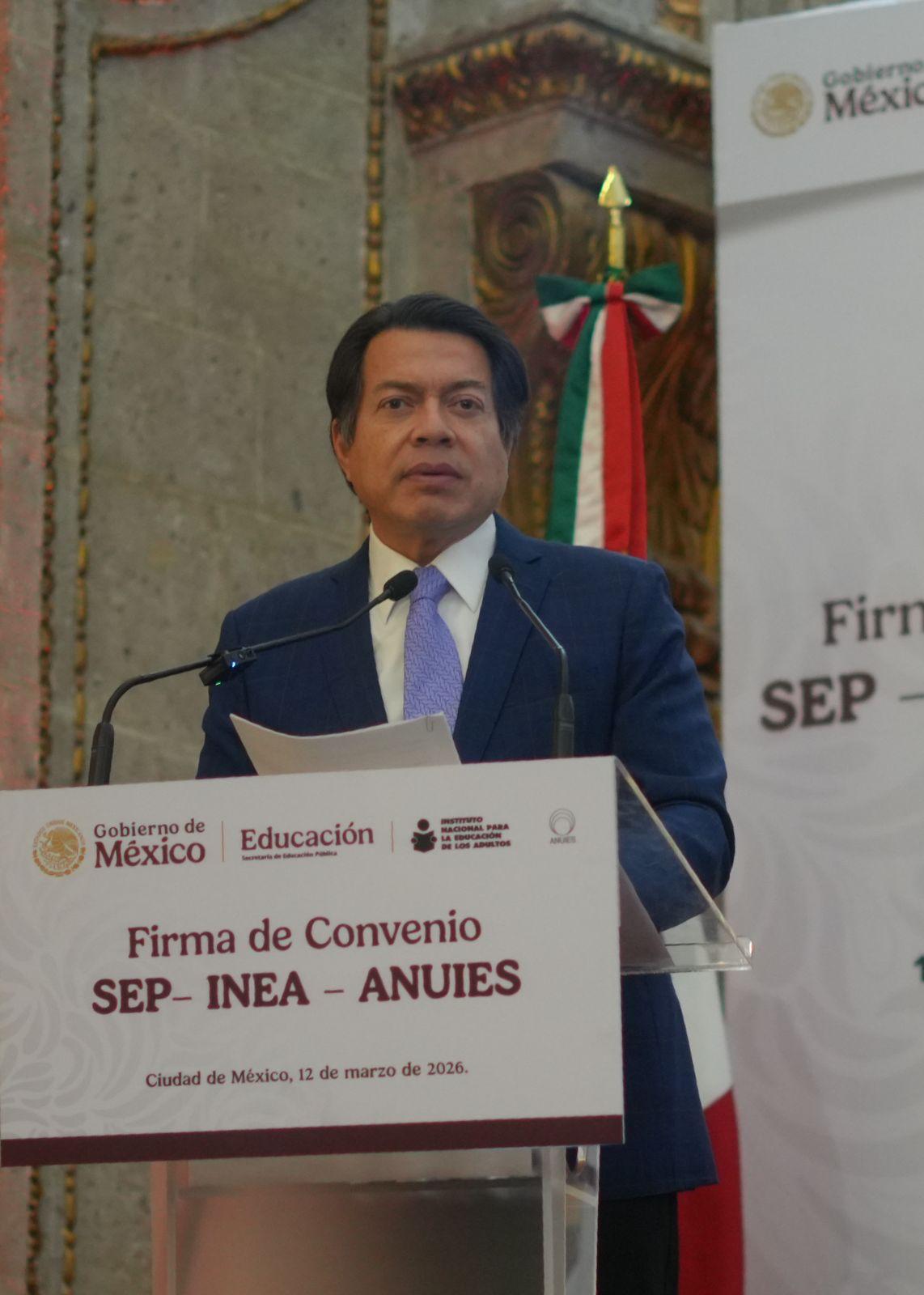 Universitarios participarán en cruzada nacional para reducir el analfabetismo en México