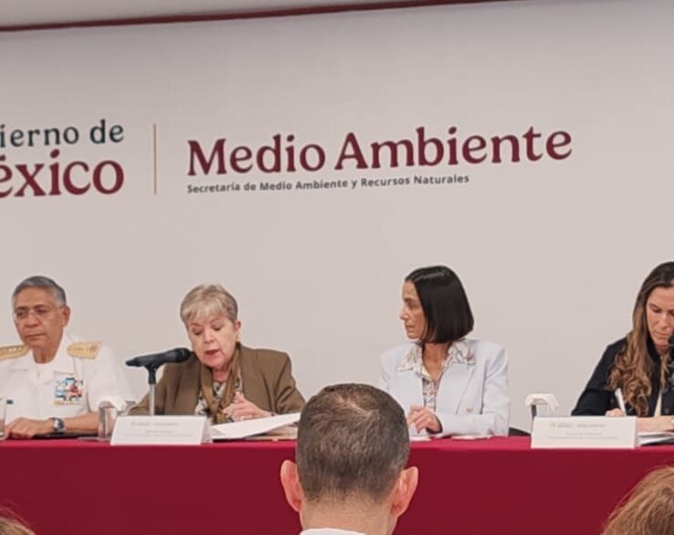 Gobierno perfila línea penal por derrame en Golfo; investigación apunta a buque y abre frente internacional