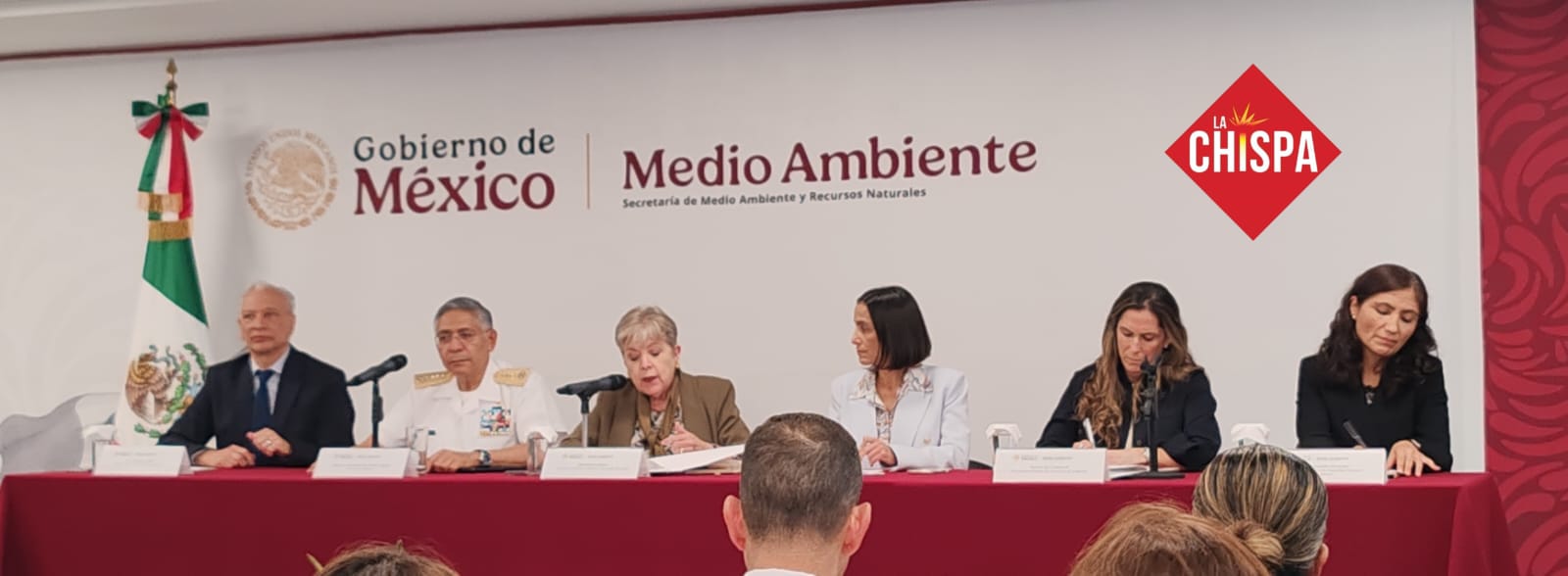 Gobierno perfila línea penal por derrame en Golfo; investigación apunta a buque y abre frente internacional