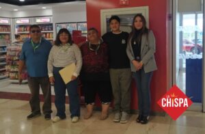 Mtra. Renata Edith Pérez Zamudio, Fundadora y Directora del Centro Educadora en el Espectro con su familia