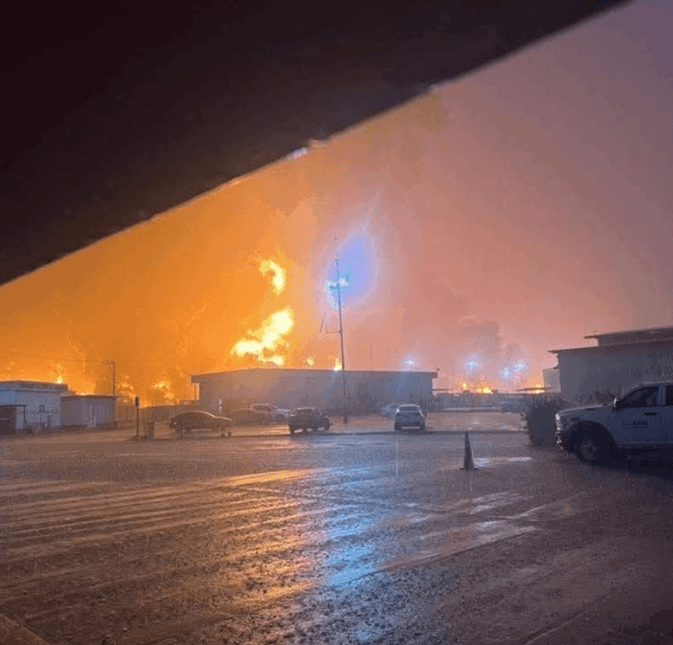 incendio en exterior de la refinería Olmeca de Dos Bocas