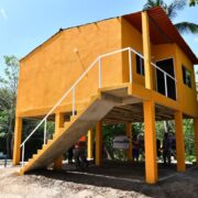 25 casas de palafito construidas por el Gobierno del Pueblo