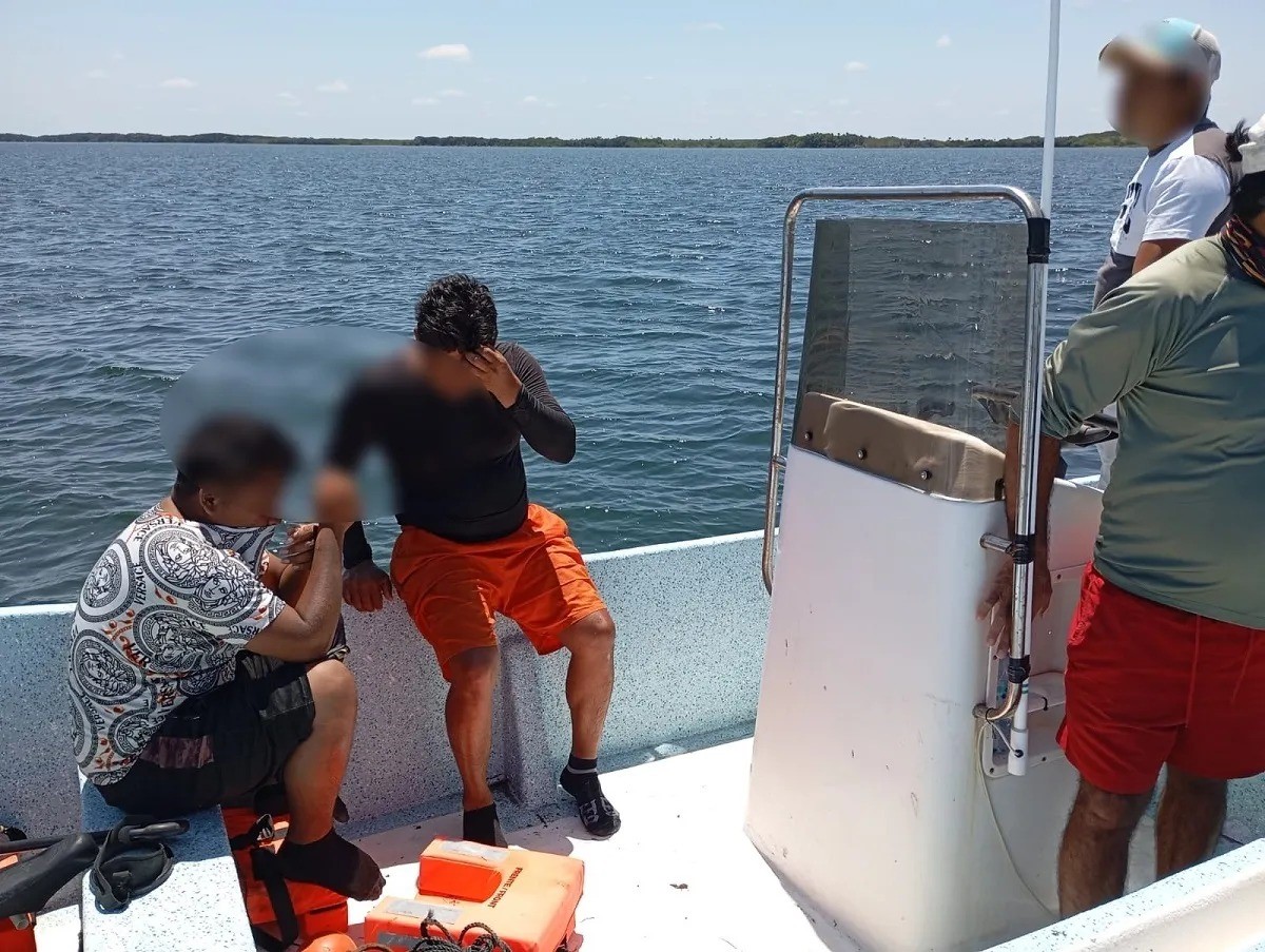 Buzos abandonados impacto altamar tras huida por Pesca Ilegal