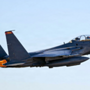 Irán derriba dos cazas de combate cambiando la historia de combate aéreo