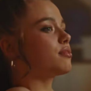 Hija de Angelina Jolie sorprende al salir en un vídeo de K-pop