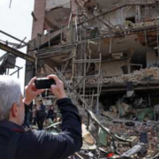 EEUU ataca central nuclear e Irán responde atacando una planta petroquímica