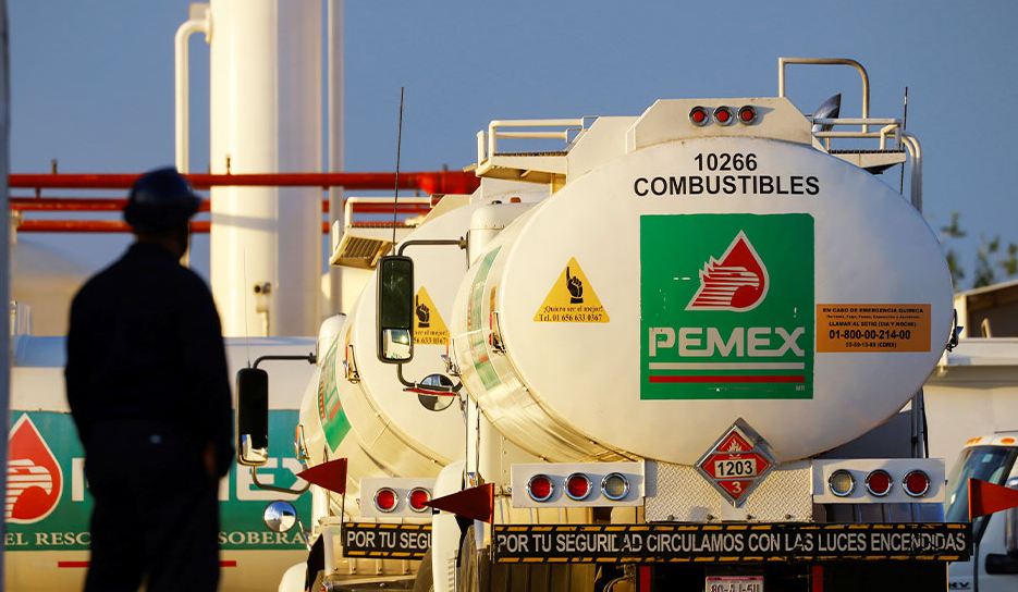 Arrancan marchas y protestas de jubilados de PEMEX en plazas públicas