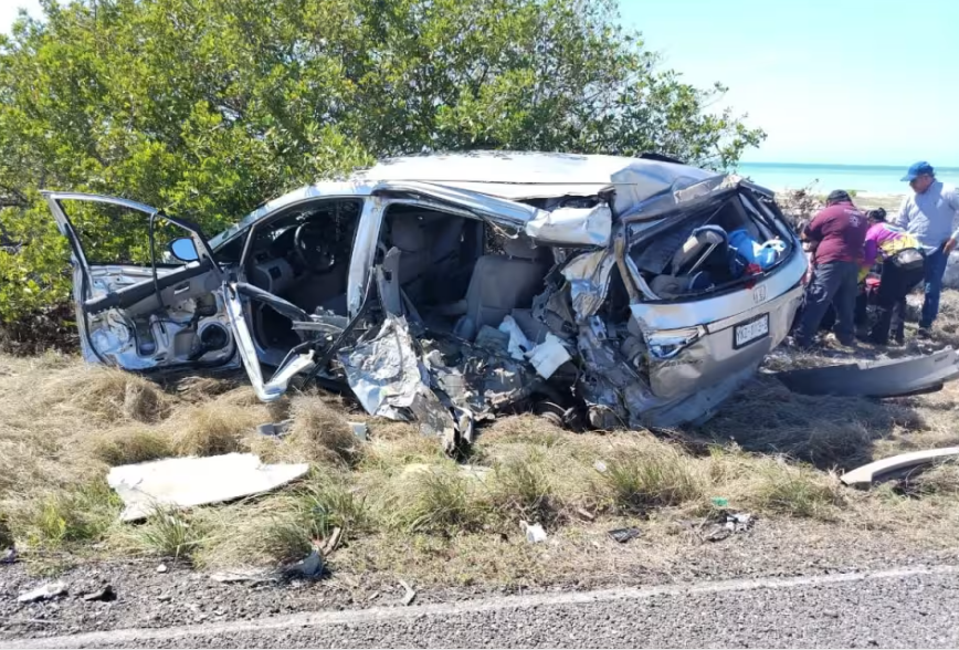 Milagro en la carretera Isla Aguada-Cd del Carmen impacta a todos