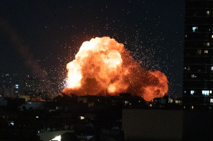 Irán lanza ola de ataques contra infraestructura energética