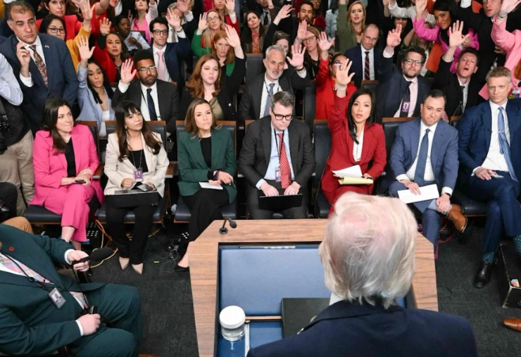 Trump niega que sus declaraciones sean crímenes de guerra